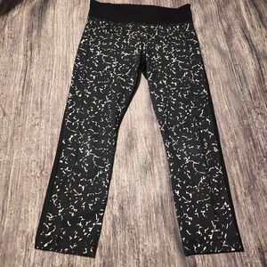 Under Armour‎ Women's Capri Leggings Black and White Pattern Athletic Size Small